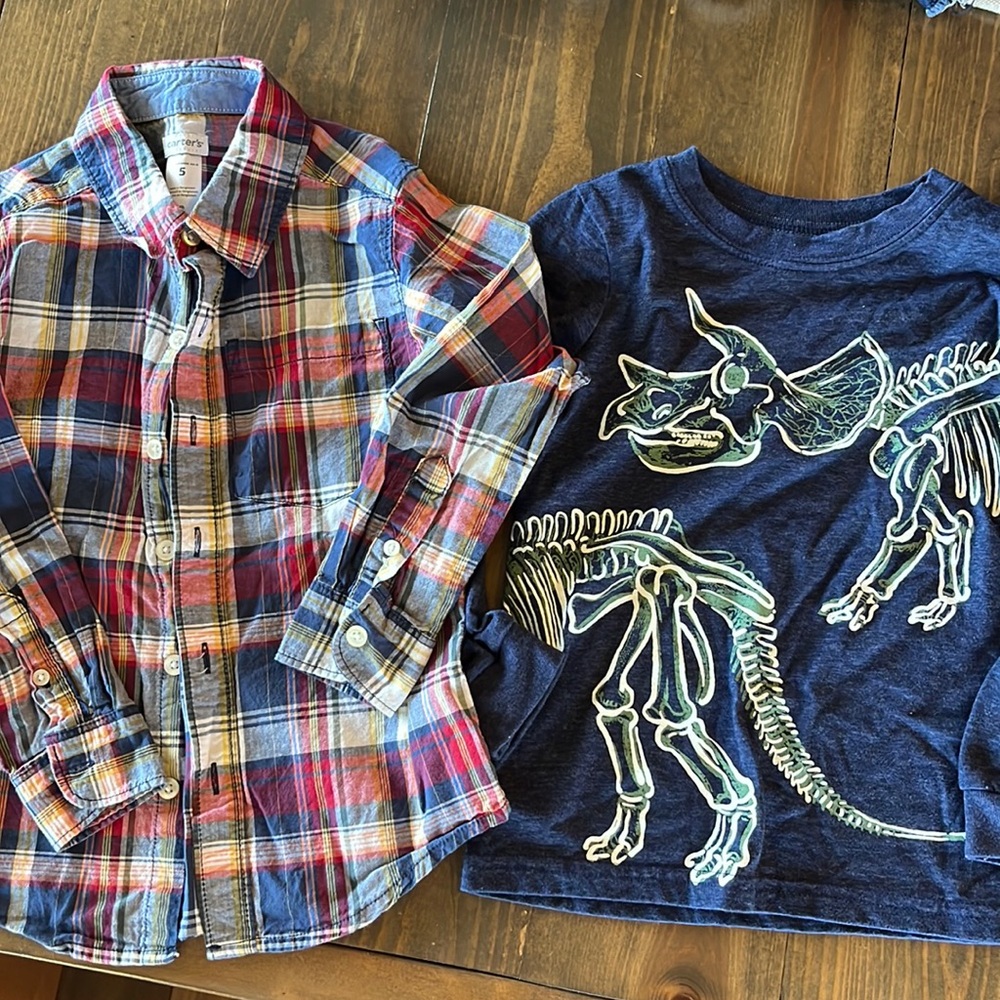Bundle of two Carter’s tops